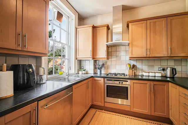 Middle Hill, Egham, TW20, photo 3