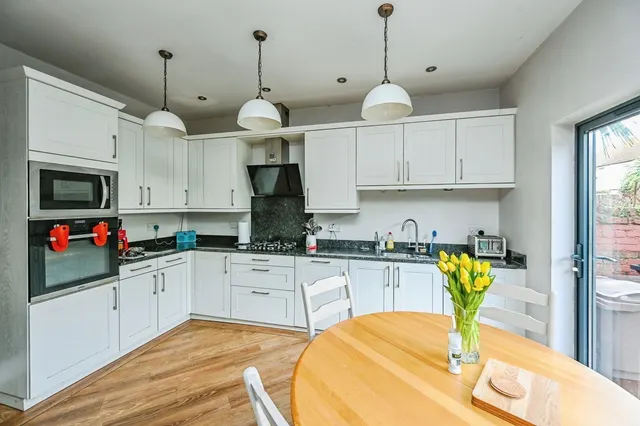 Kingsway, Waterloo, L22, photo 3