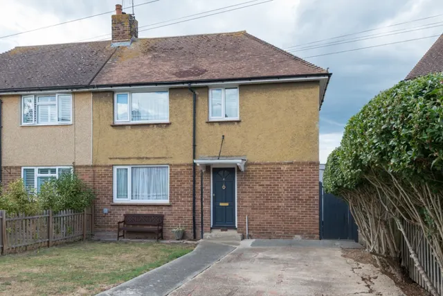 Walmer Road, Whitstable, photo 1