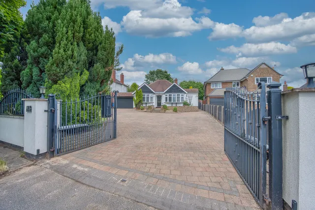 Walsall Road, Great Wyrley, WS6, photo 1