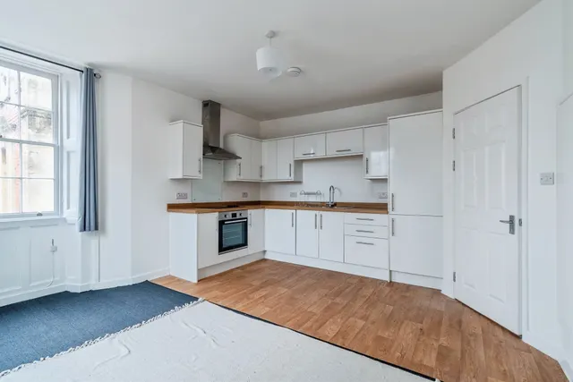 Roundstone Street, Trowbridge, BA14, photo 3