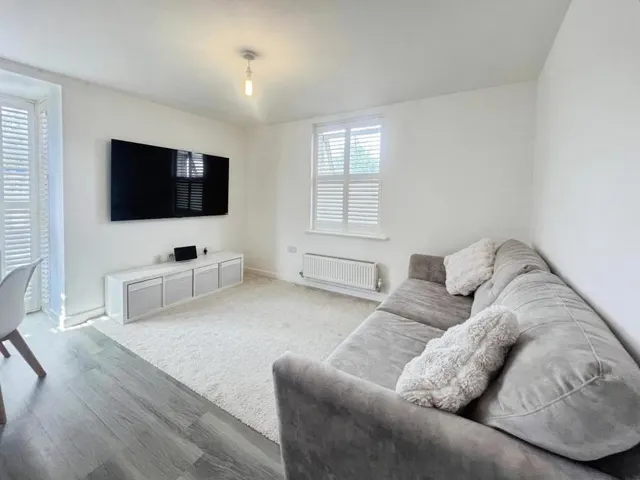Bremner Way, Wokingham, RG40, photo 2