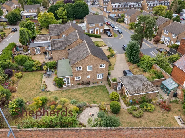 Taylors Avenue, Hoddesdon, EN11, photo 2