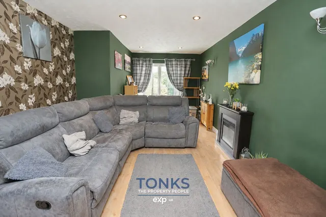 Cumberland Road, Oldbury, B68, photo 3
