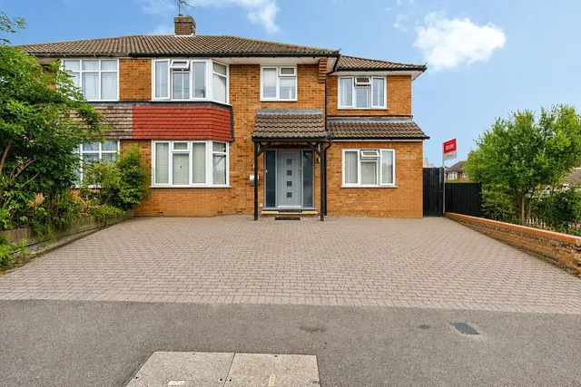 Black Swan Lane, Luton, Bedfordshire, LU3, photo 1