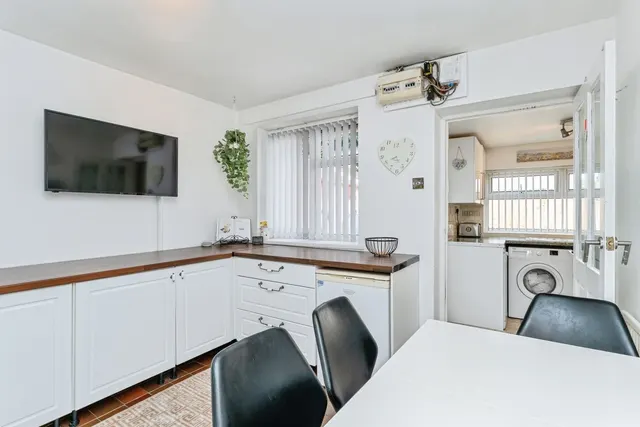 Bromfield Lane, Mold, CH7, photo 3