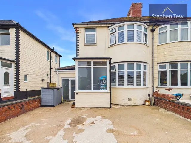 Alderley Avenue, Blackpool, FY4, photo 3