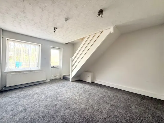 Slepe Crescent, Poole, BH12, photo 2