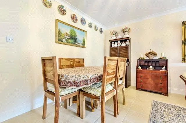 Worthington Road, Surbiton, KT6, photo 3