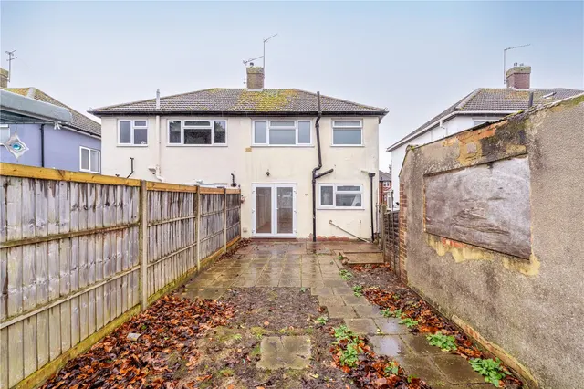 Photo 2 — Green Lane, Hanworth, TW13 6TN