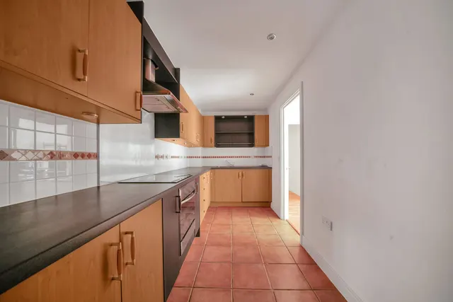 Photo 3 — 281 St. Davids Square, London, E14 3WF