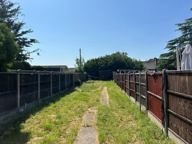 Photo 3 — Essex road, Romford, RM7 8BE