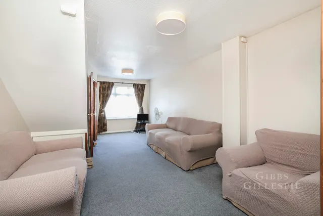 Stipularis Drive, Hayes Fees Apply, UB4, photo 3