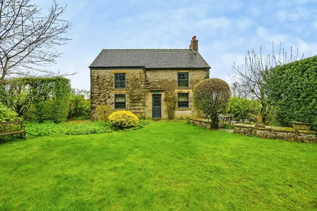 Alstonefield, Ashbourne, photo 1