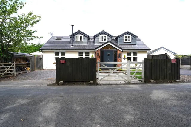 Sower Carr Lane, Hambelton, Lancashire, FY6 9DJ, photo 1