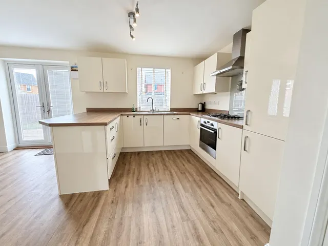 Stratford Place, Bourne, PE10, photo 3