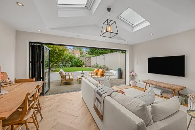 Marlborough Road, Richmond, TW10, photo 1