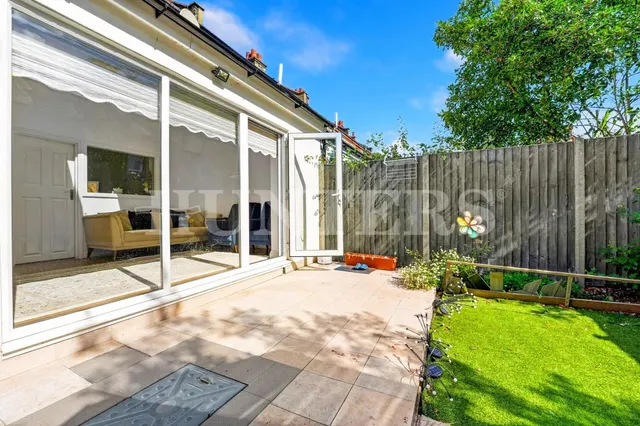 Hewitt Avenue, London, N22, photo 1