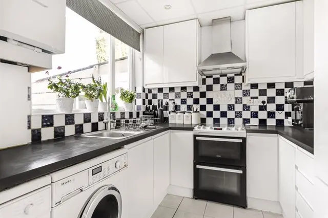 Fairford Avenue, Bexleyheath, DA7, photo 3