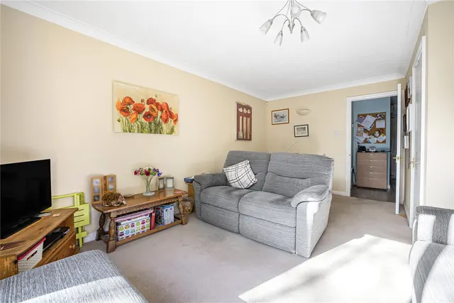 Percheron Drive, Knaphill, GU21, photo 3