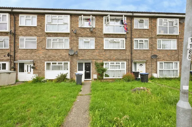 Hare Street Springs, HARLOW, photo 1