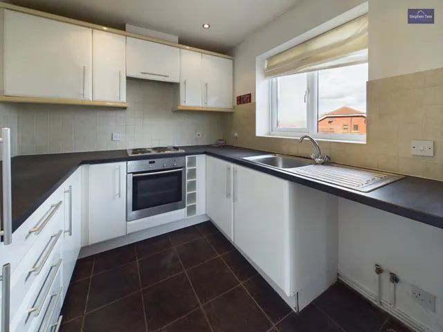 Marshdale Road, Blackpool, FY4, photo 2