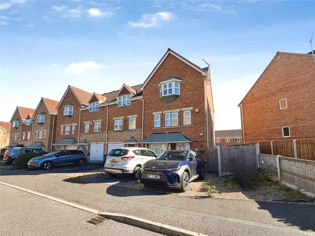Farnley Road, Balby, DN4, photo 1