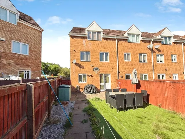 Farnley Road, Balby, DN4, photo 2