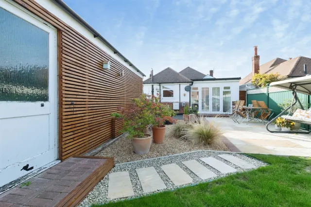 Barrow Road, Bournemouth, BH8, photo 2