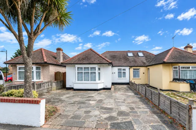 Carlingford Drive, Westcliff-on-sea, SS0, photo 1