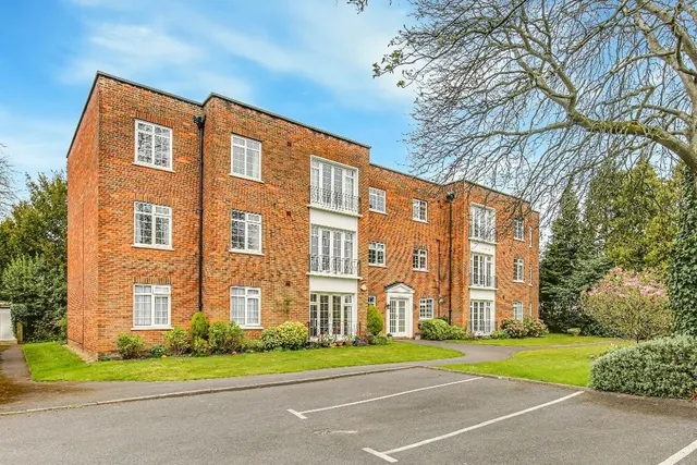 Rectory Court, Sanderstead, photo 2
