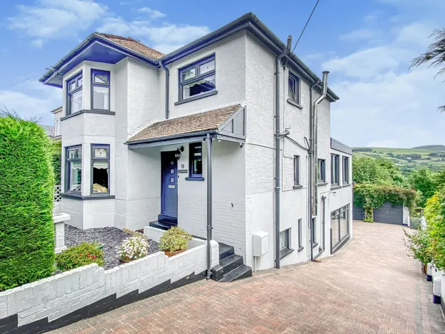 Bridgend Road, Llangynwyd, CF34, photo 1
