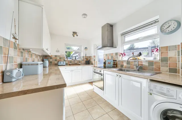 Lane End Road, Middleton-On-Sea, PO22, photo 3