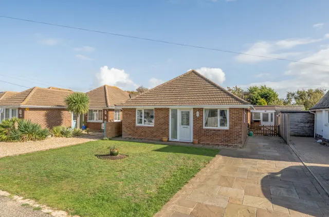 Lane End Road, Middleton-On-Sea, PO22, photo 1