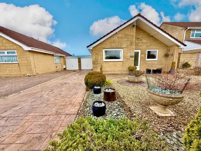 Crieff Close, Swindon, Wiltshire, SN3 3NY, photo 1