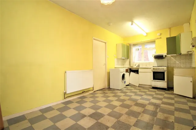 Shepperton Road, Laleham, photo 3