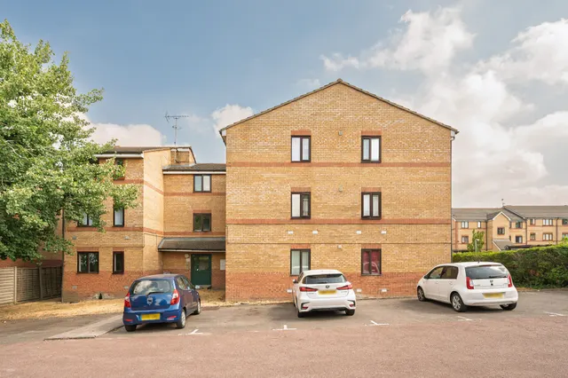 45 Draycott Close, London, photo 1