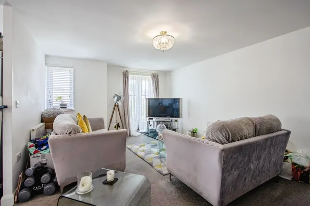 Pearsons Way, Seacroft, Leeds, photo 1