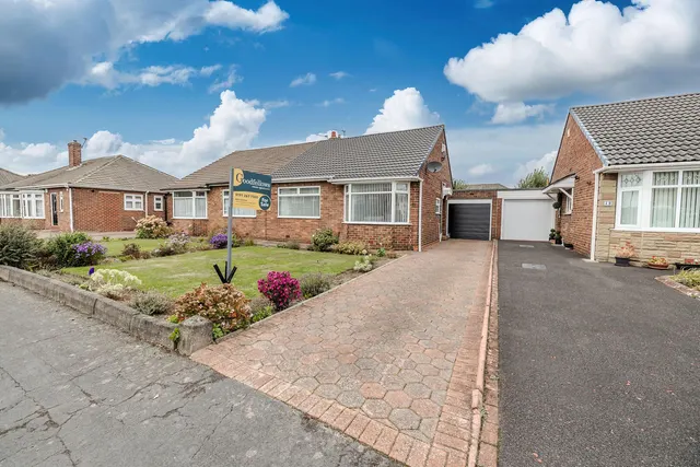 Roachburn Road, Hillheads, photo 1