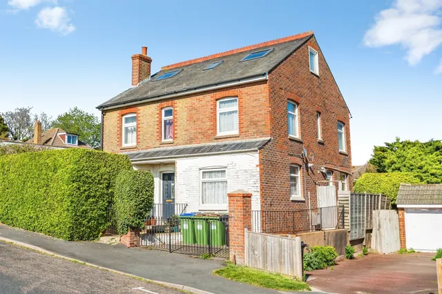 Acacia Road, NEWHAVEN, photo 1