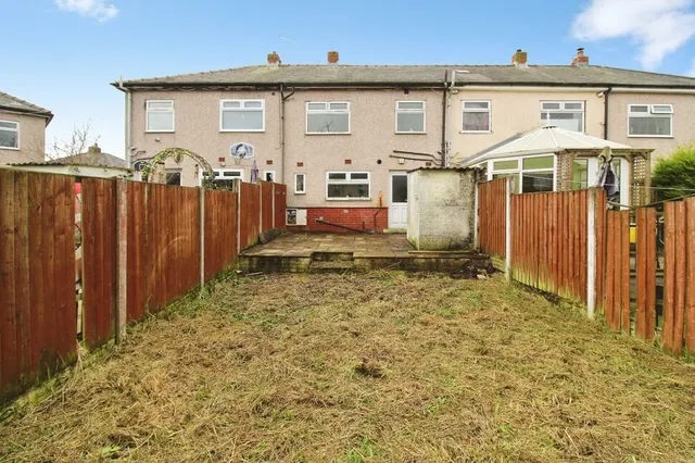 Photo 3 — Glenroy Avenue, Colne, Lancashire, BB8