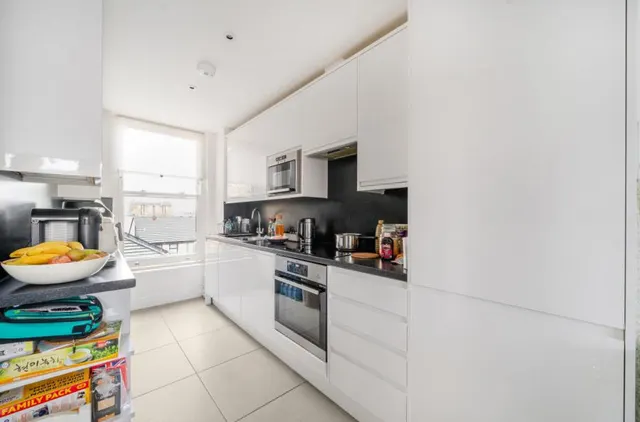 Askew Road, London, W12, photo 2