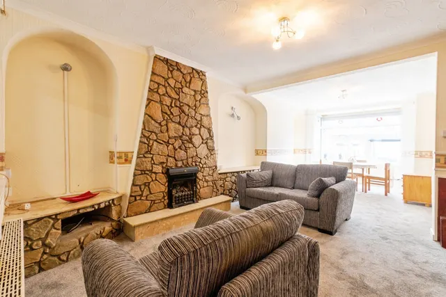 King Street, Pontypridd, CF37, photo 2