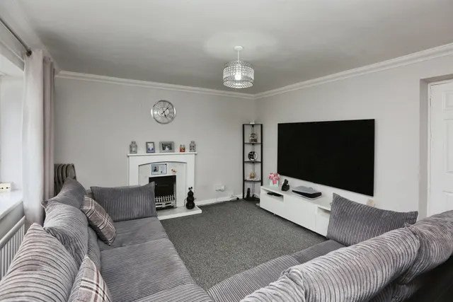 Winchfield Close, Southampton, SO19, photo 2