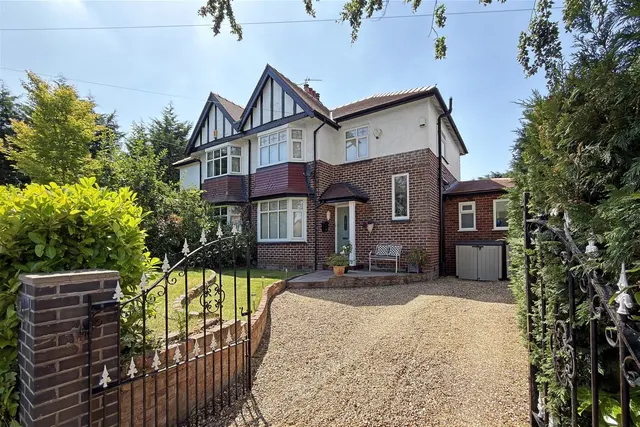 Delahays Road, Hale, Cheshire WA15 8DS, photo 1