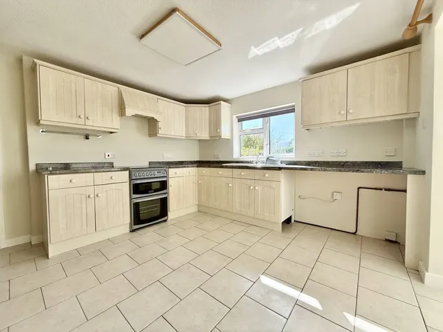 Hartpury, Gloucester, GL19, photo 2