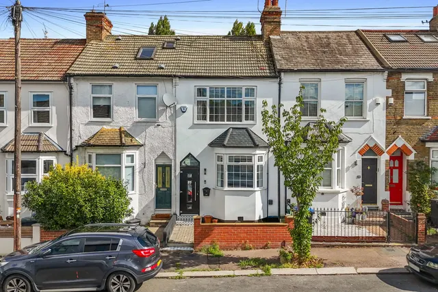 Smeaton Road, Woodford Green, IG8, photo 1