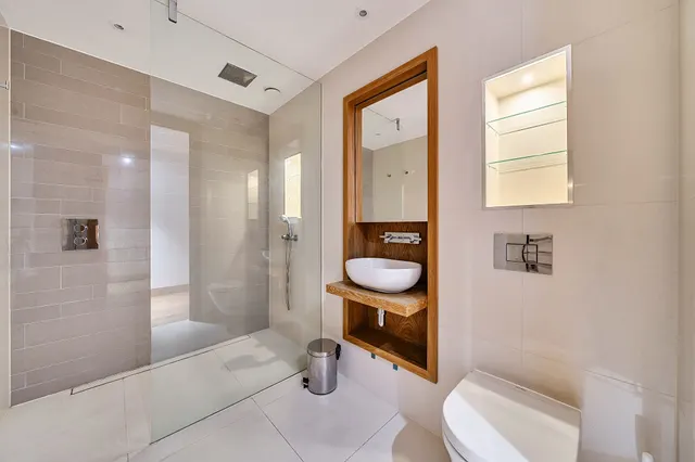 Horseferry Road, SW1P, photo 1