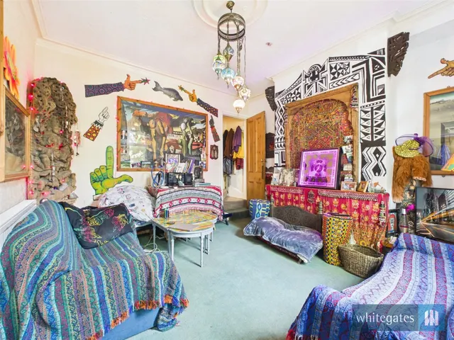 Halstead Place, Bradford, BD7, photo 2