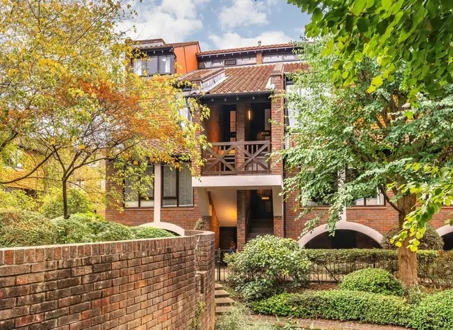 Mallard Place, Strawberry Hill, TW1, photo 1